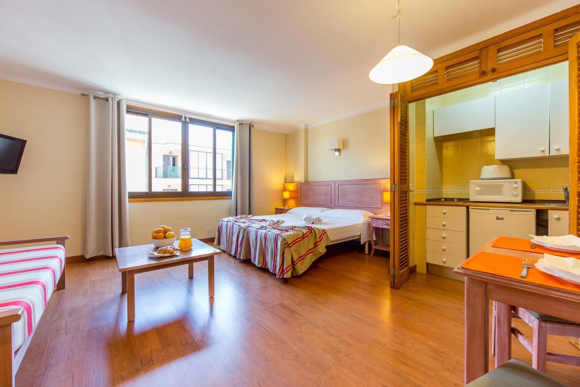 Apartamentos Carlos V Alcúdia Buitenkant foto