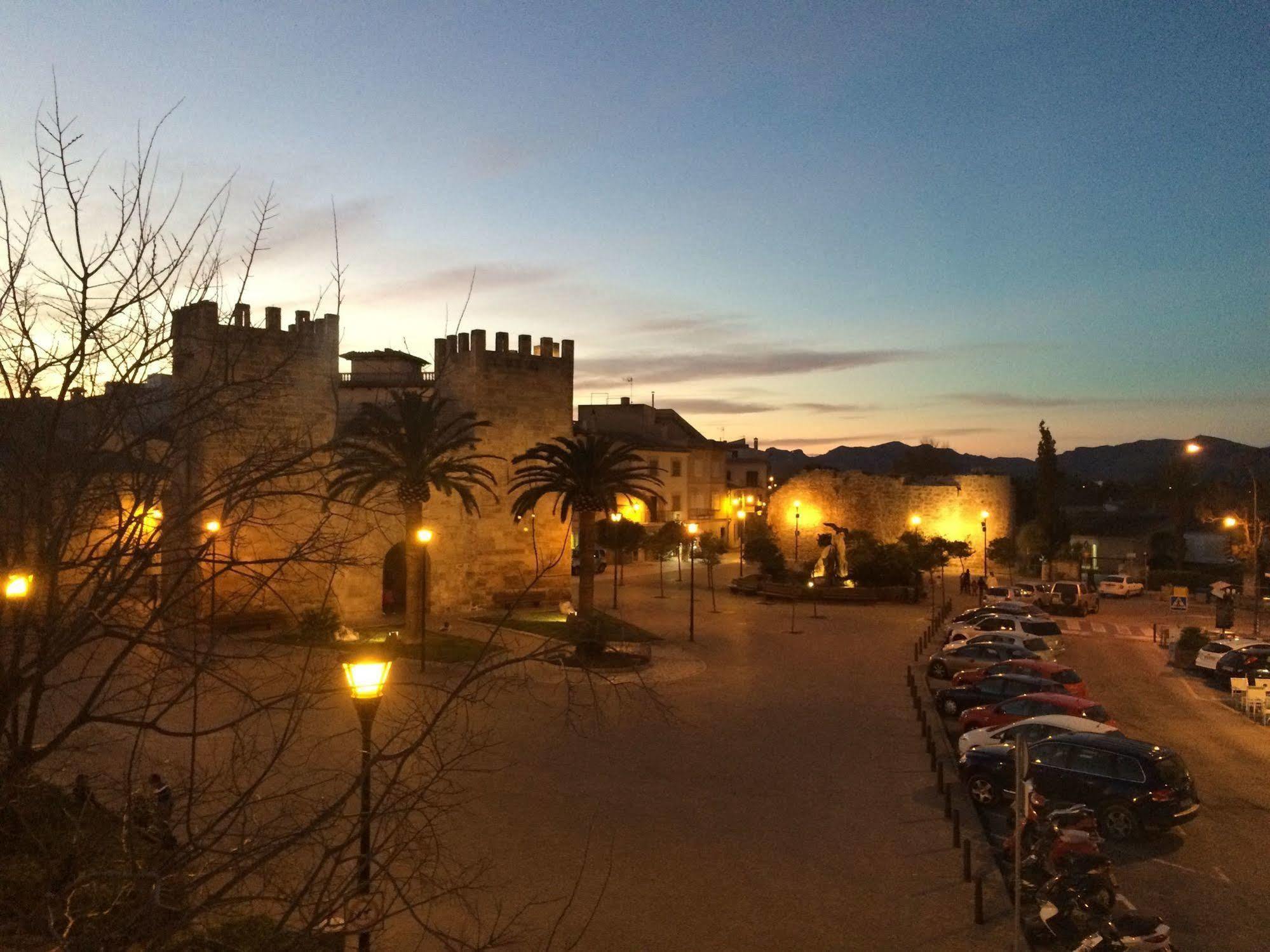 Apartamentos Carlos V Alcúdia Buitenkant foto