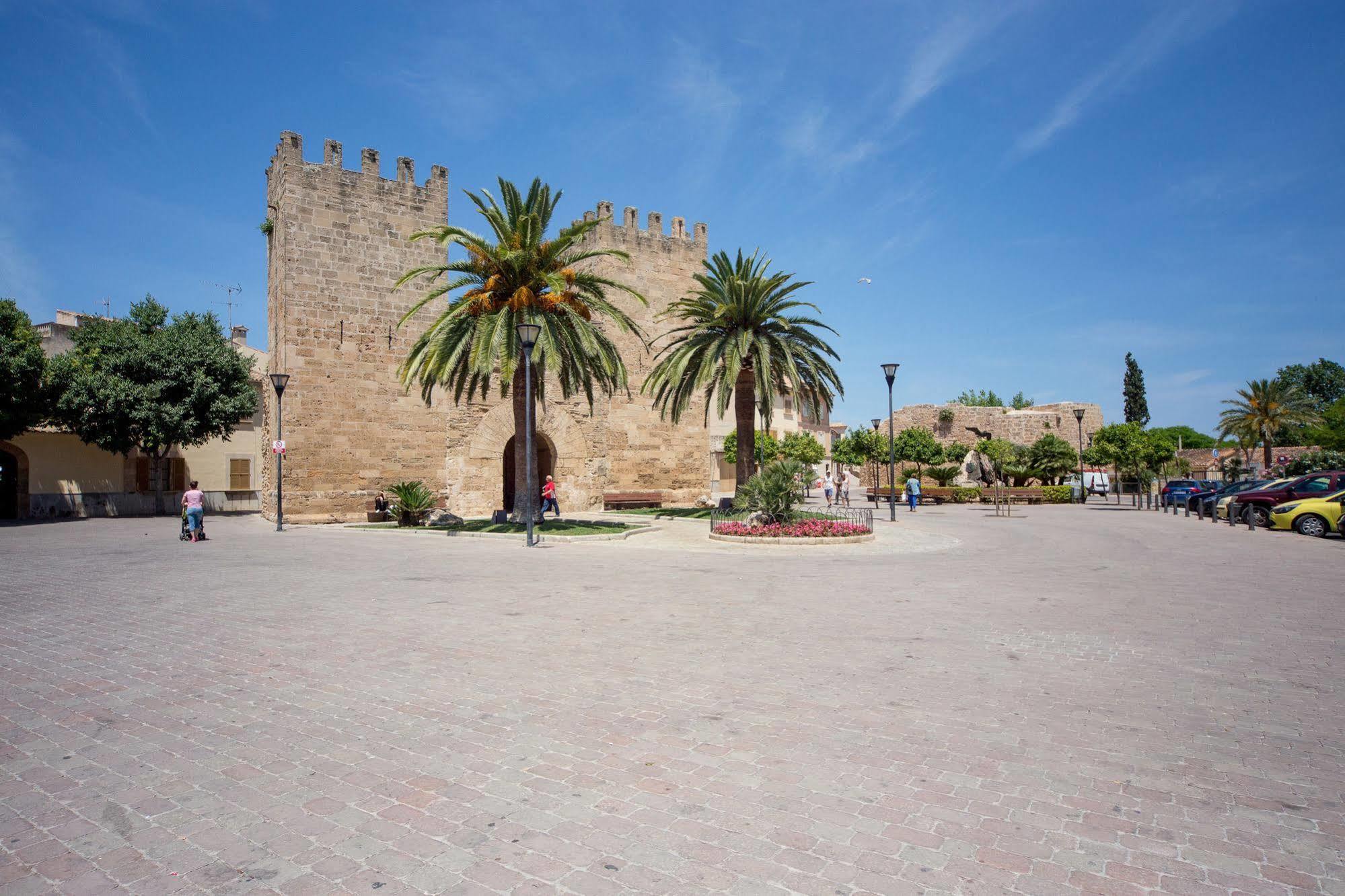 Apartamentos Carlos V Alcúdia Buitenkant foto